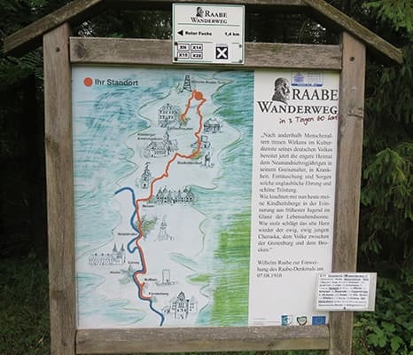 Assistenzhund Matze mit auf Wandertour Assistenzhund Matze mit auf Wandertour